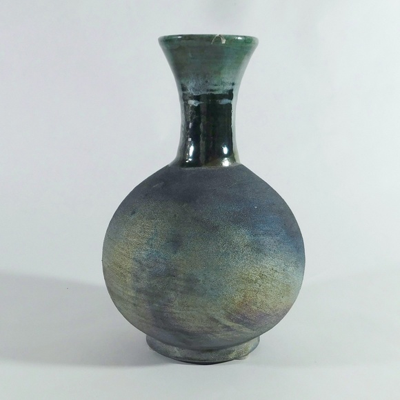 Stunning Small Raku Fired Emerald Green Glazed Studio Pottery Vase - Signed - Picture 1 of 15